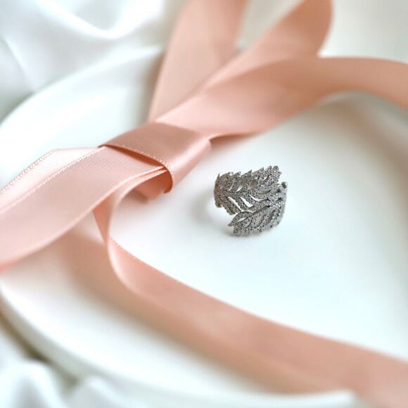 Beautiful 925 Sterling Silver Leafs Ring - Picture 10 of 10